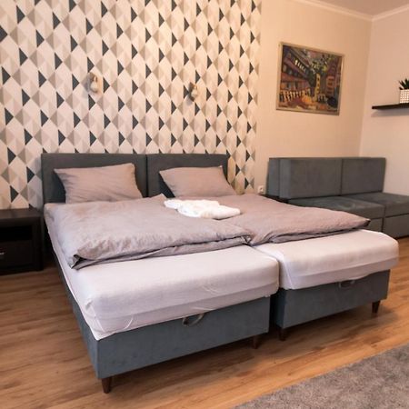 Thermal Next I Weninger Apartman Kiskunhalas Buitenkant foto