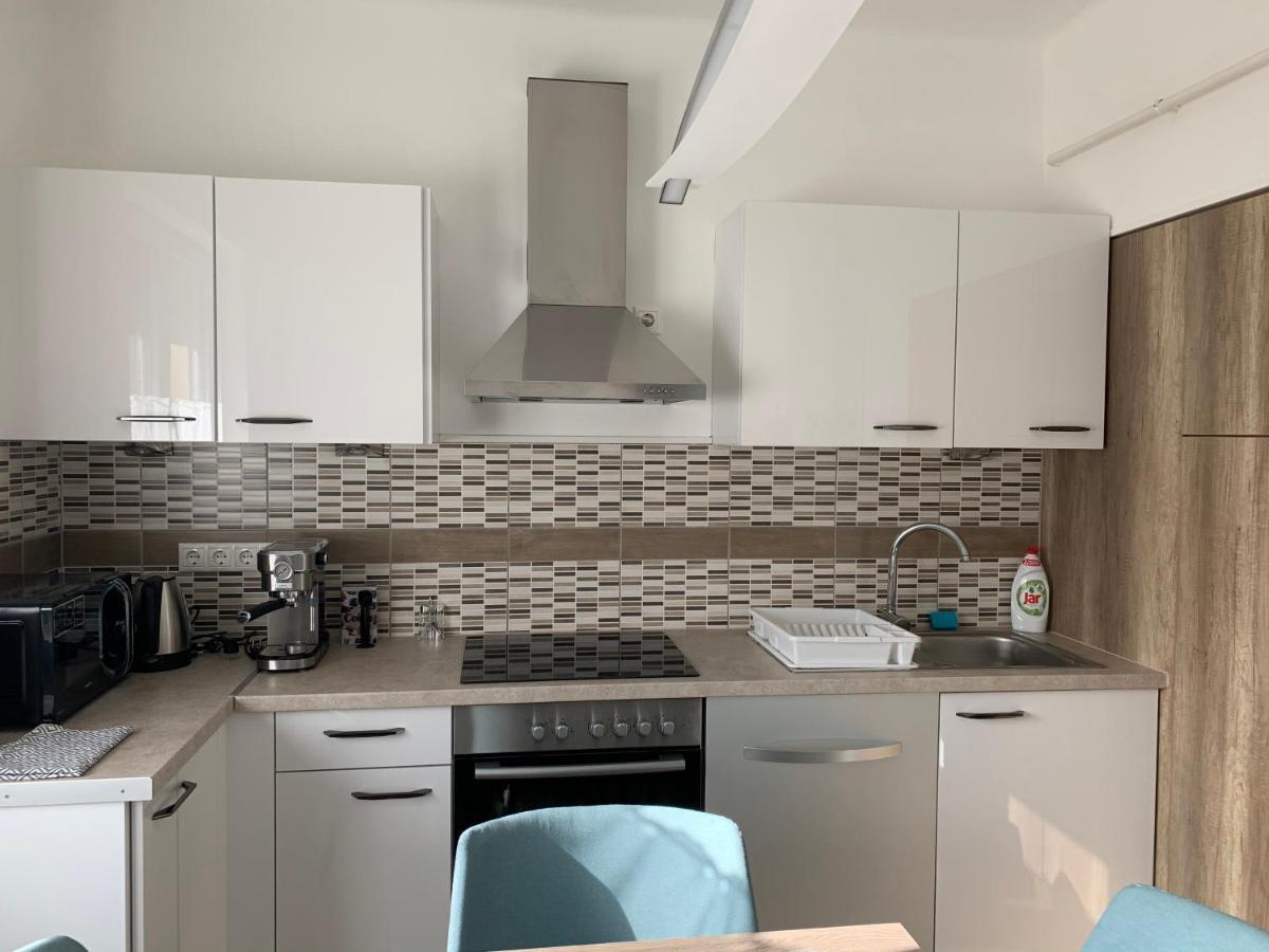 Thermal Next I Weninger Apartman Kiskunhalas Buitenkant foto