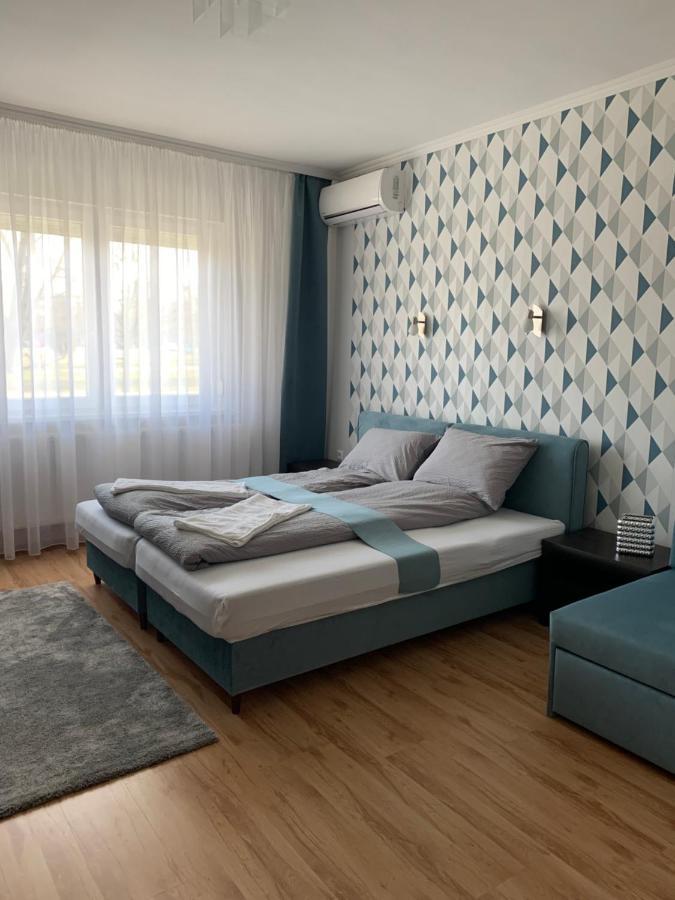 Thermal Next I Weninger Apartman Kiskunhalas Buitenkant foto