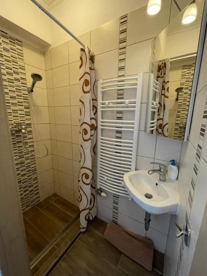 Thermal Next I Weninger Apartman Kiskunhalas Buitenkant foto