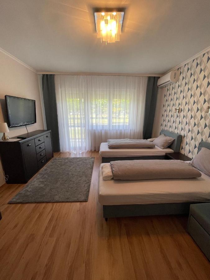 Thermal Next I Weninger Apartman Kiskunhalas Buitenkant foto