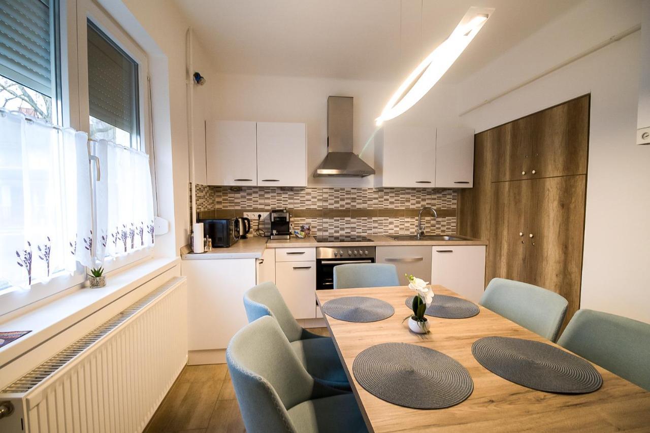 Thermal Next I Weninger Apartman Kiskunhalas Buitenkant foto