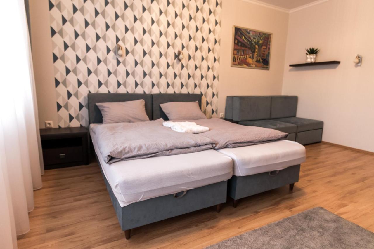 Thermal Next I Weninger Apartman Kiskunhalas Buitenkant foto