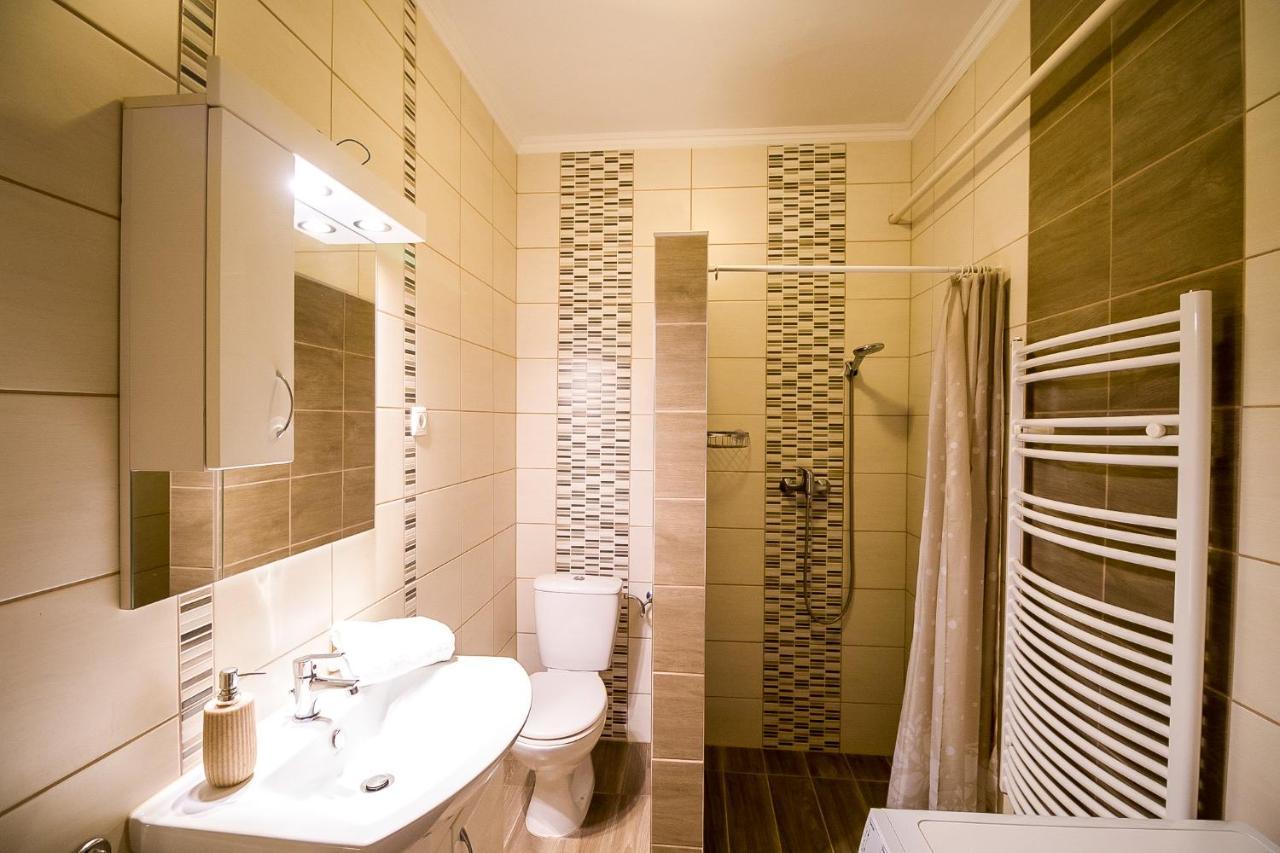 Thermal Next I Weninger Apartman Kiskunhalas Buitenkant foto