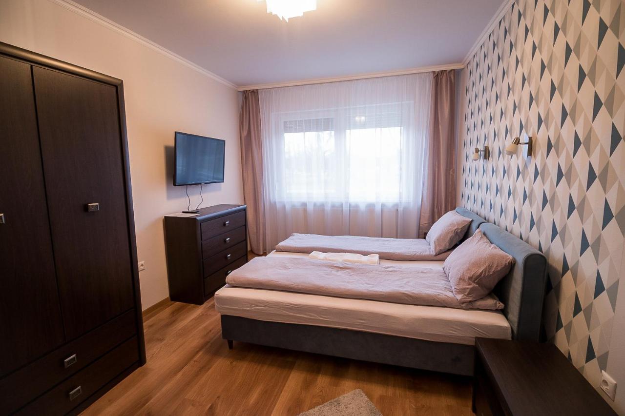 Thermal Next I Weninger Apartman Kiskunhalas Buitenkant foto