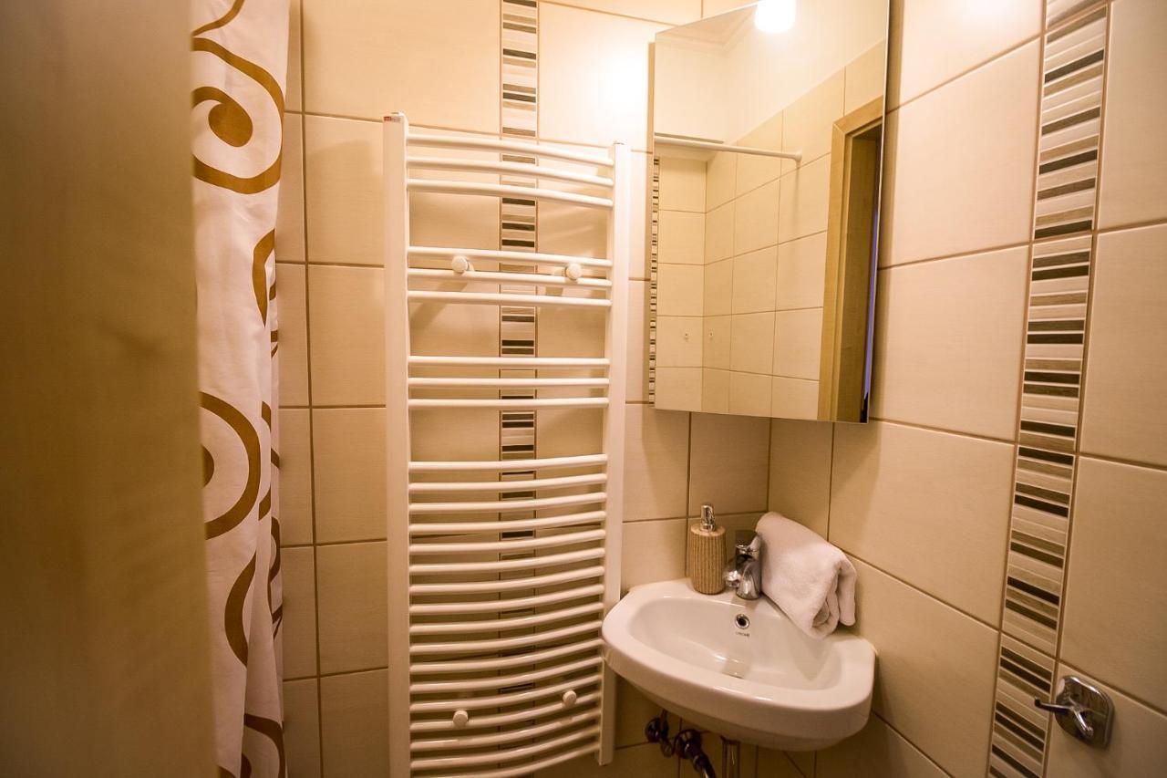 Thermal Next I Weninger Apartman Kiskunhalas Buitenkant foto